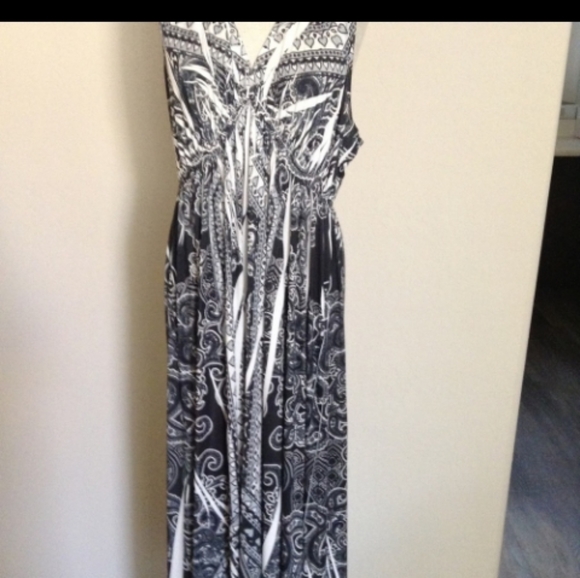 (#24) Maxi dress - Picture 2 of 3